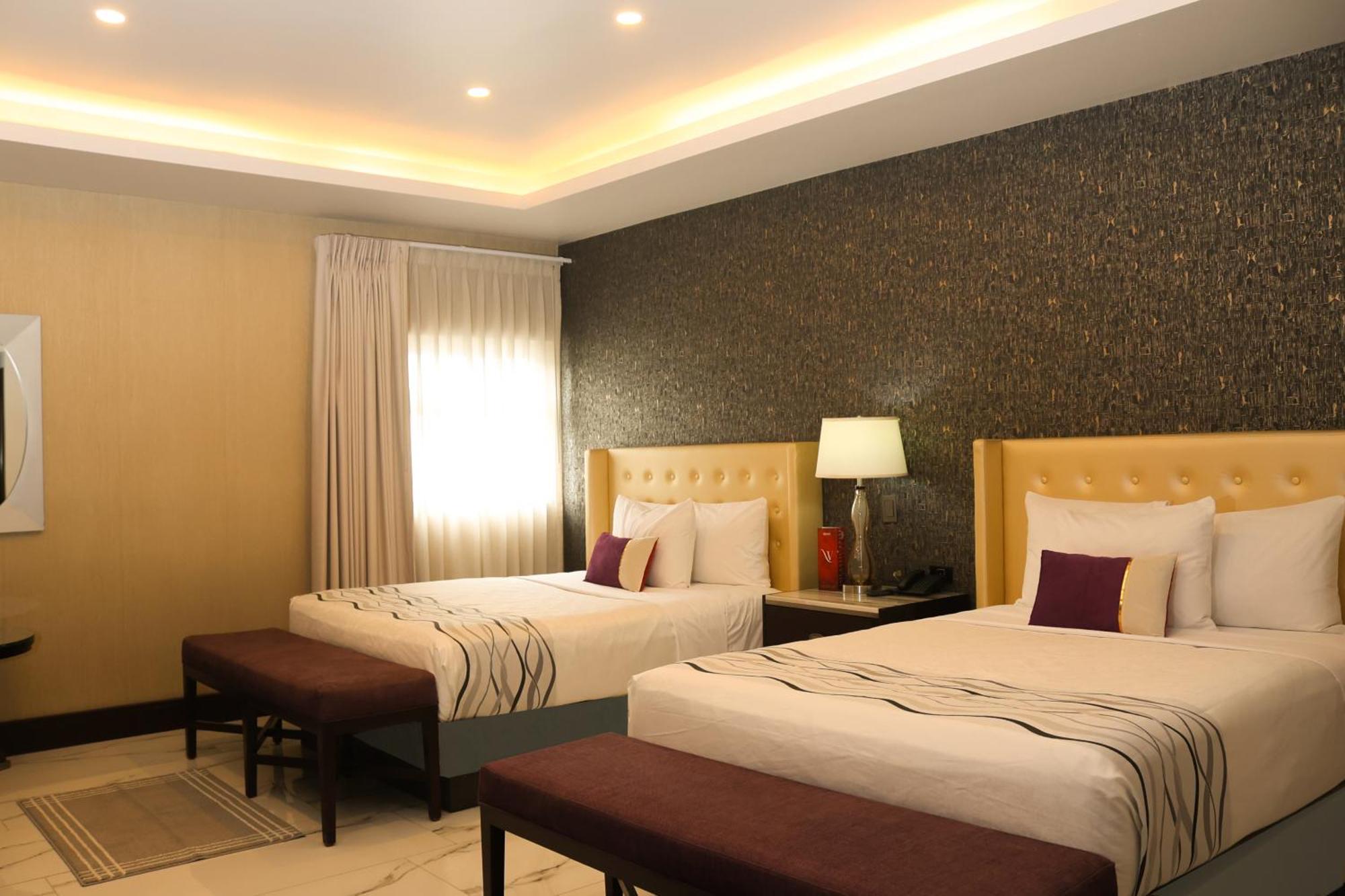 Hotel West Plaza Tijuana Exterior photo