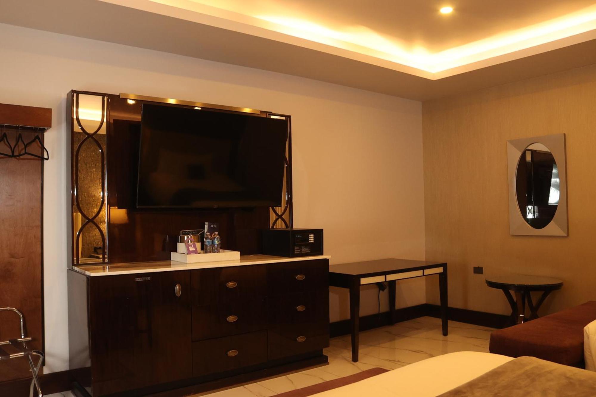 Hotel West Plaza Tijuana Exterior photo